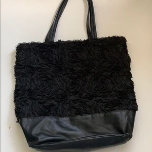 DkNy tote size large